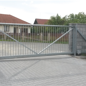 Brána Kožlany.jpg